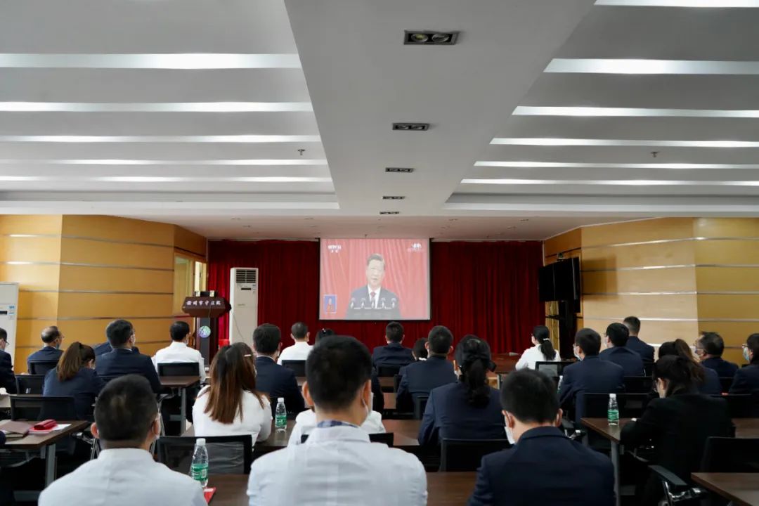 贛州市中醫(yī)院組織集中收看黨的二十大開幕盛況